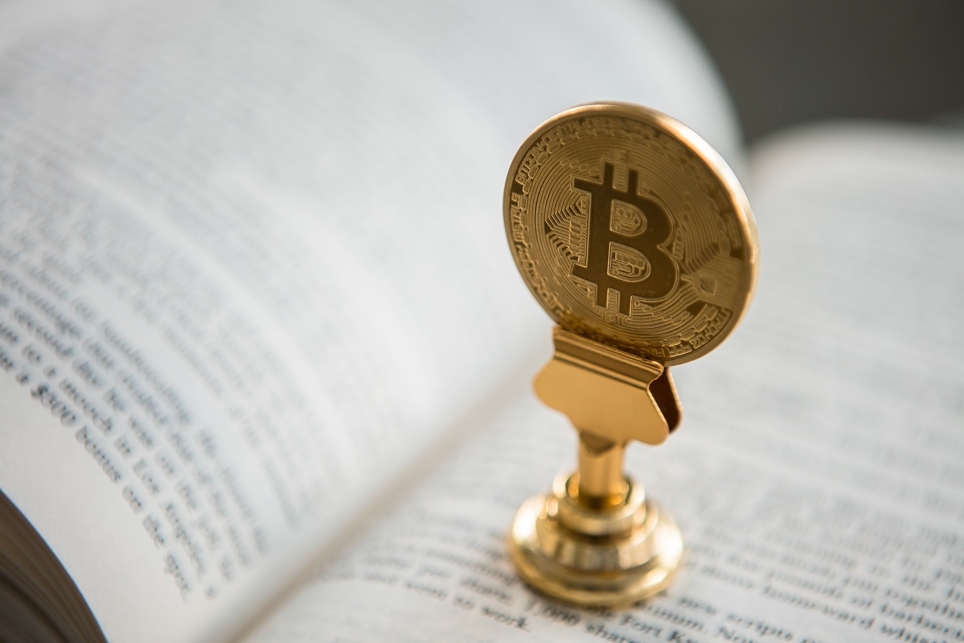 How to Write a Research Paper About Blockchain Technology and Cryptocurrencies
