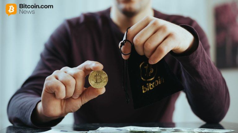 Bitcoin ETFs Add 4 Million as Assets Top 0 Billion Again