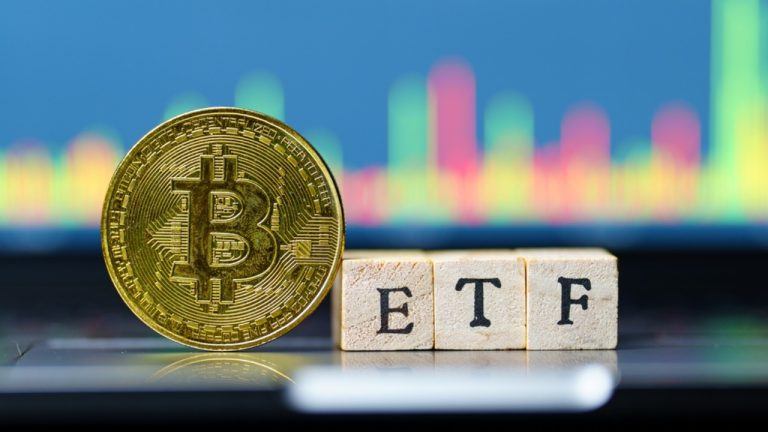 Bitcoin ETFs Lose .72B in Second-Largest Weekly Outflow Since Launch