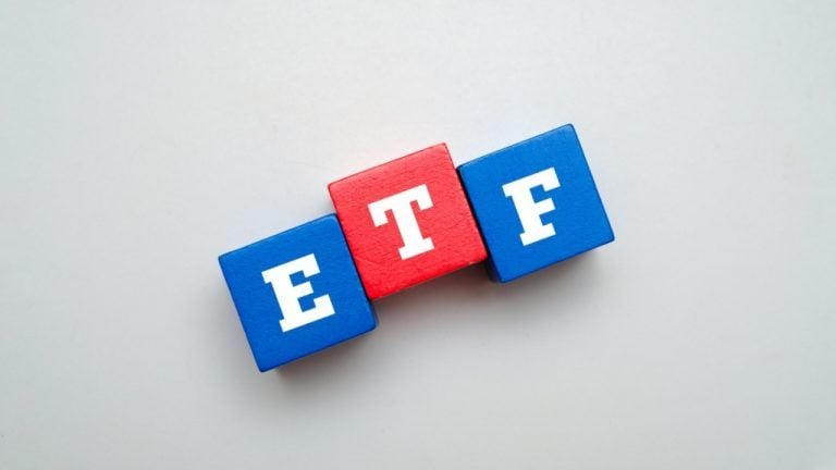 Bitcoin ETFs Lose 6 Million as Blackrock and Fidelity Lead Broad Crypto Selloff