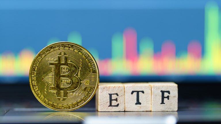 Bitcoin ETFs Pull in 1M as Bitcoin Price Breaks Above K