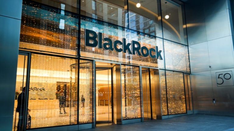 Blackrock’s .2M Inflow Offsets Selling as Bitcoin ETFs Turn Green