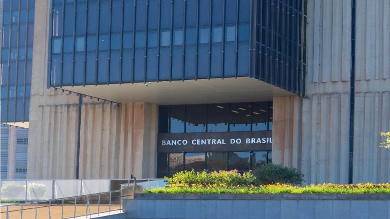 Stablecoins Eclipse Bitcoin in Brazil as Demand Hits .68B
