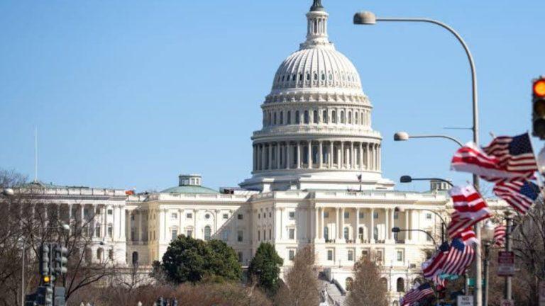 CLARITY Act Leaves 5 Loopholes, From Pensions to Trump’s .4B Crypto