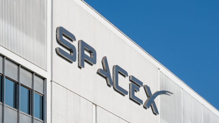 Musk’s SpaceX Breaks Below Its 5 IPO Price After a 42% Collapse From Its Peak