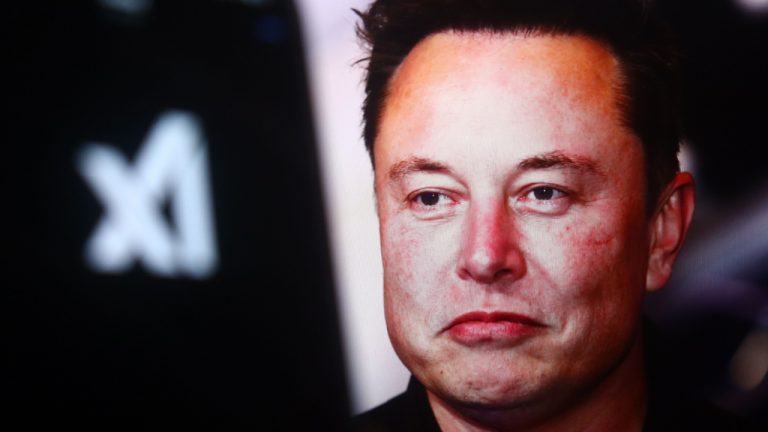 Tesla, SpaceX Pick Texas Site for Musk’s .8B Chip Plant
