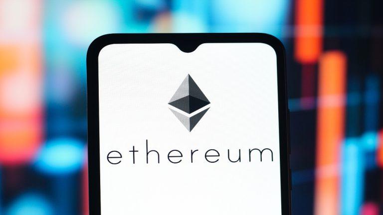 Ethereum Drags Altcoins Below 0B as 22% Weekly Slide Shakes Trader Confidence