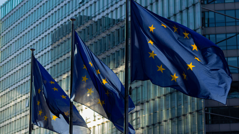 EU Empowers Regulators to Block Third-Country Crypto Platforms