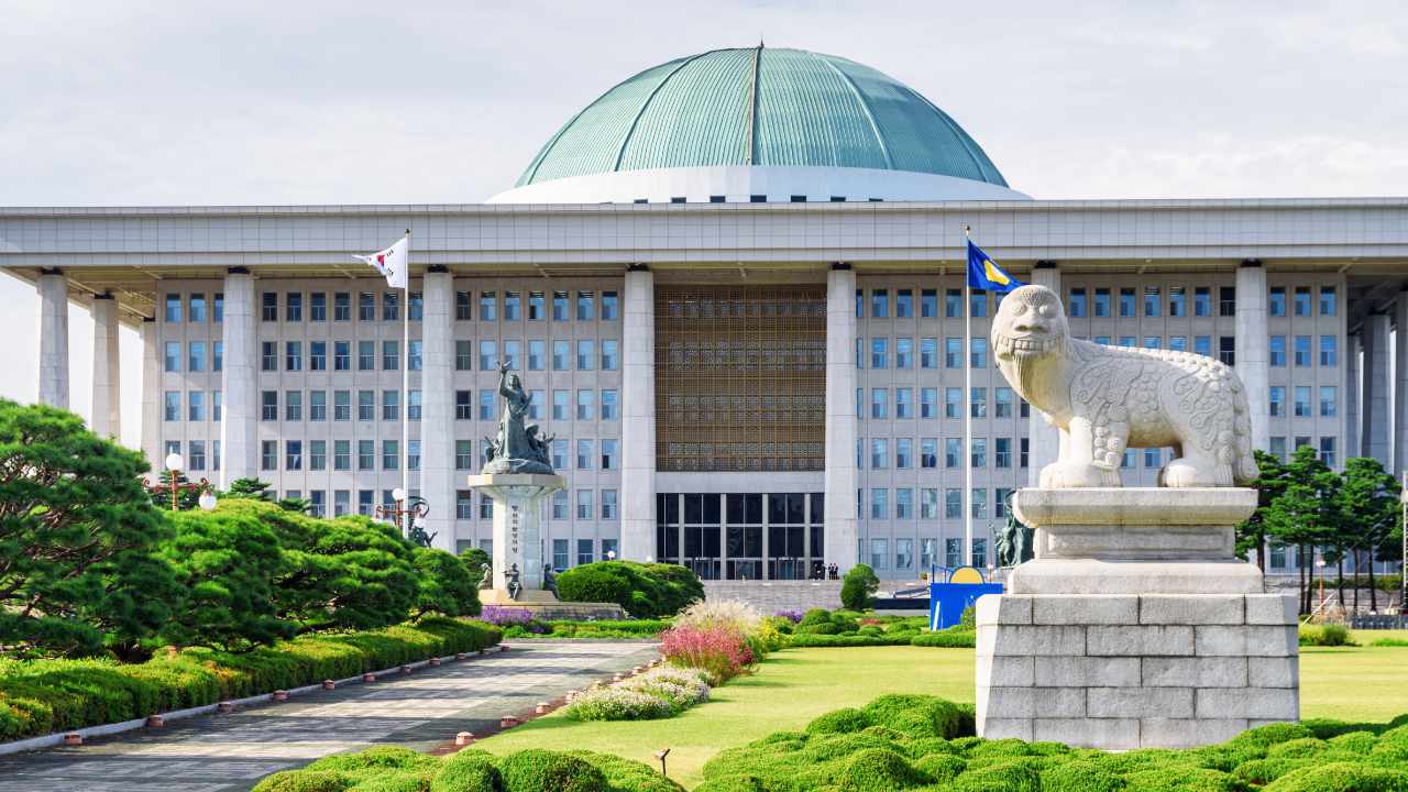 Korean Government Considers Imposing Unified Listing Standard on Crypto Exchanges After LUNA, UST Collapse