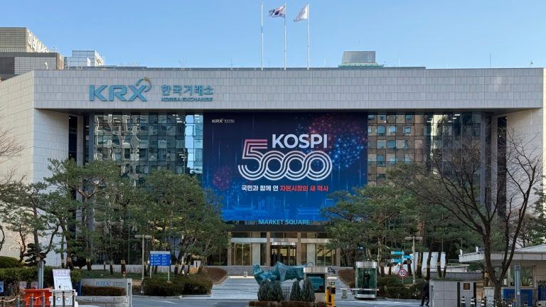 Former Fidelity Executive Says South Korean Index’s 10% Crash Pulled BTC Below ,000
