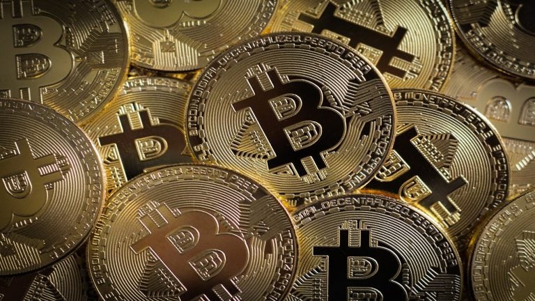 Bitcoin Millionaire Tim Draper Advises Startups to Keep Bitcoin as a Hedge Against a ‘Domino’ Run on the Banks