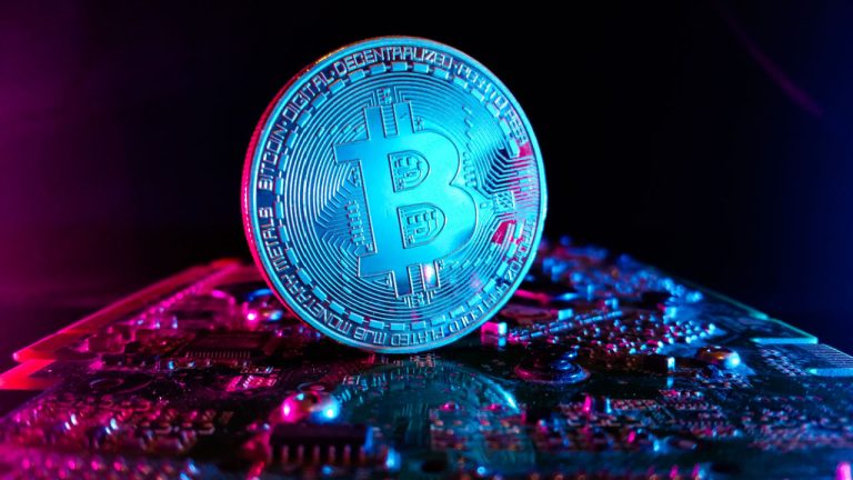 Bitcoin, Ethereum Technical Analysis: BTC Falls Below ,000 Ahead of FOMC Minutes 