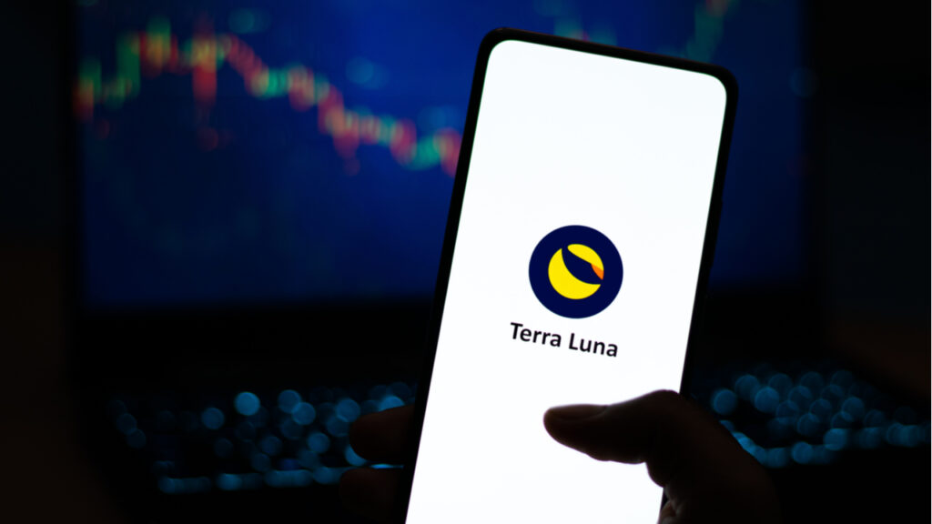 Biggest Movers: LUNA Falls to 6-Week Low, as ALGO Surges 15% on Saturday