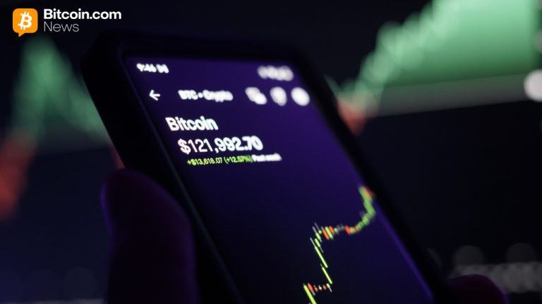 Bitcoin Reclaims ,000 as ‘Hedging Shackles’ Fall After .8B Options Expiry